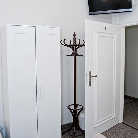 לובלין Rodmos Hostel מראה חיצוני תמונה