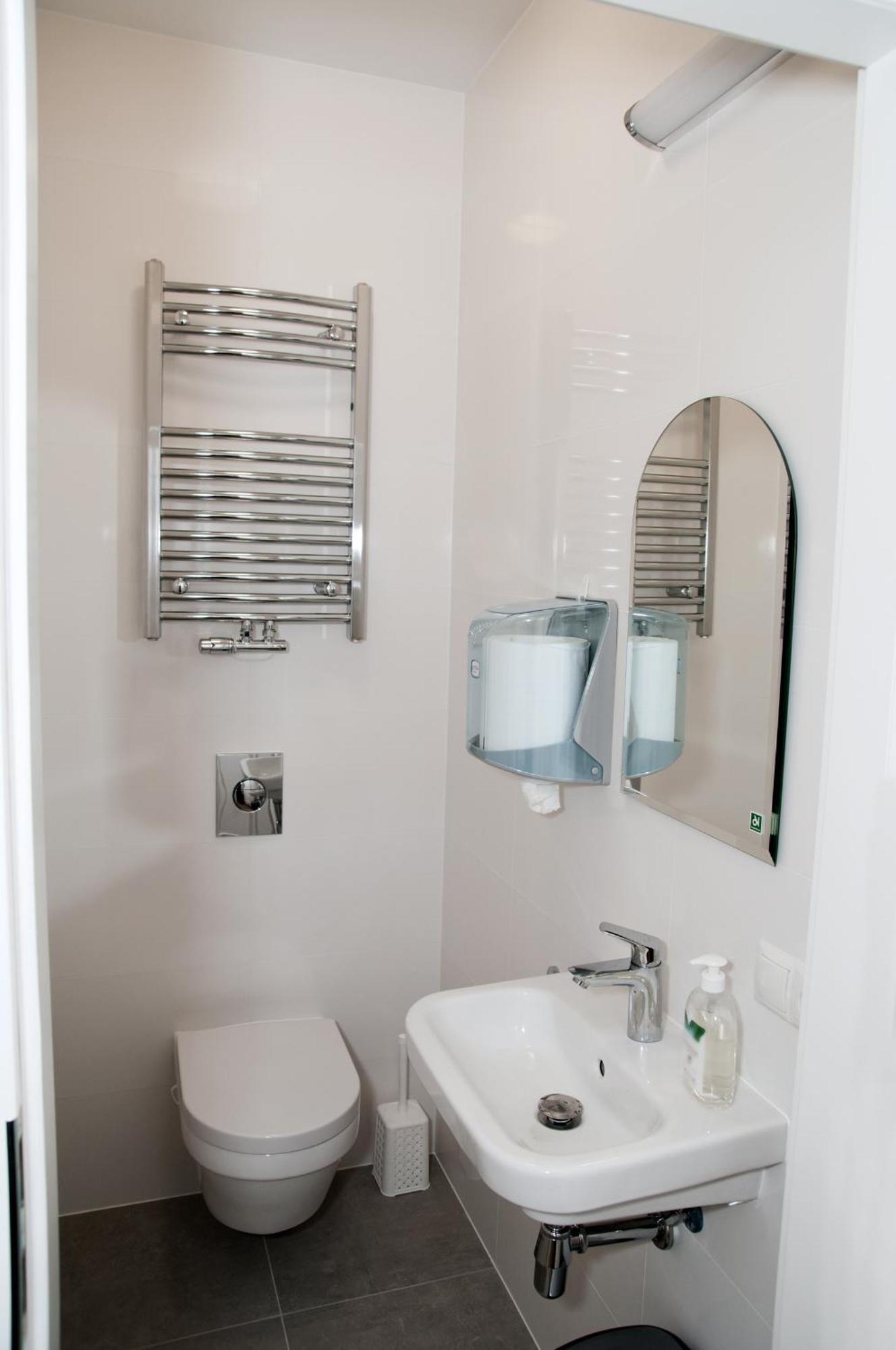 לובלין Rodmos Hostel מראה חיצוני תמונה