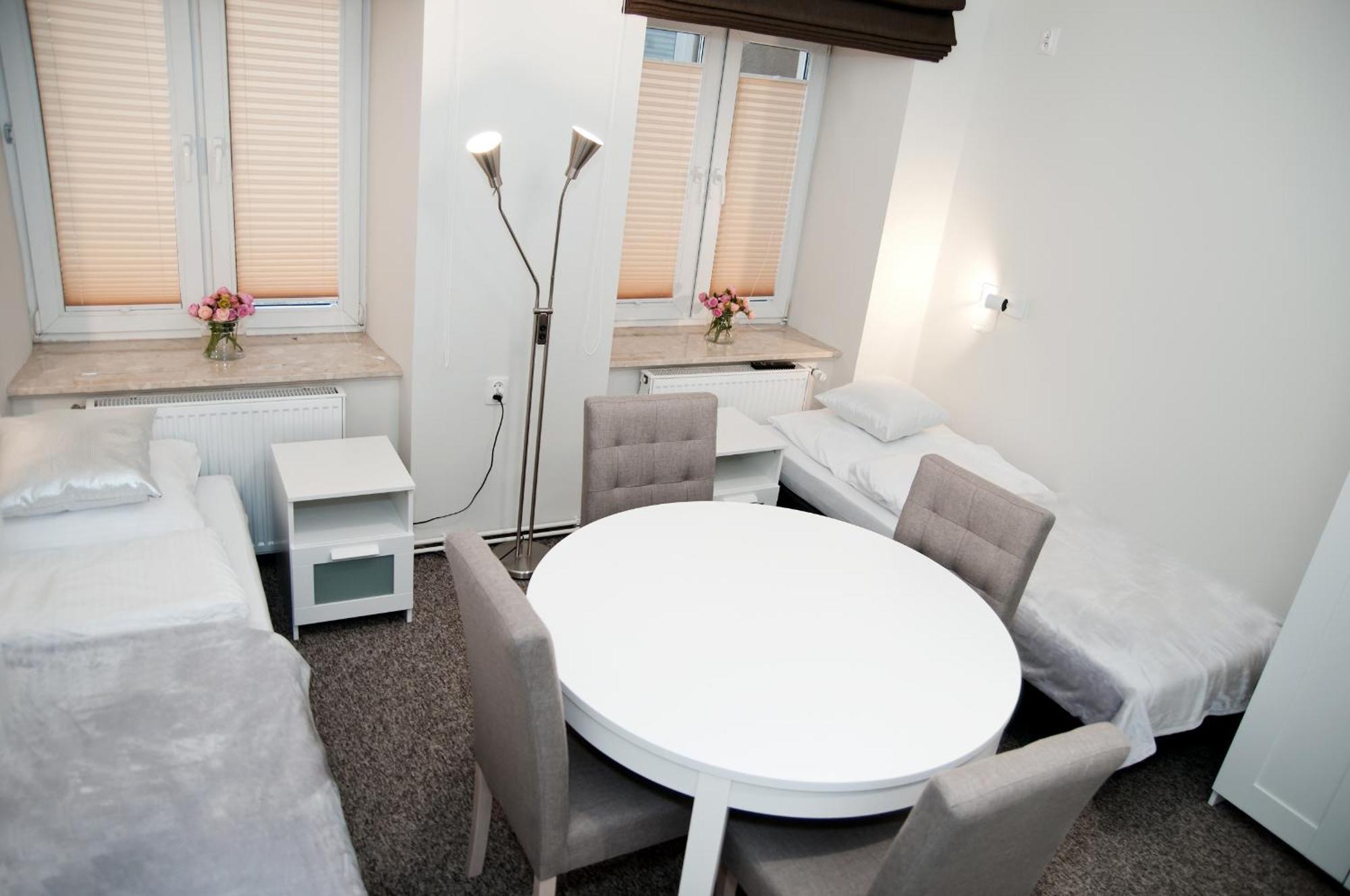 לובלין Rodmos Hostel מראה חיצוני תמונה